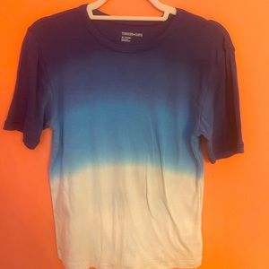 Boys Tucker & Tate - Nordstrom Brand - Blue and white ombré T shirt. Size 14-16.